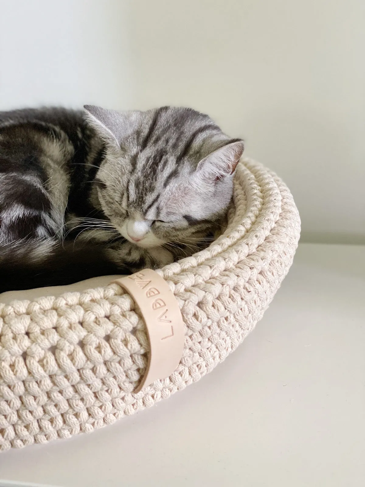 Coco Cat Bed Beige by Labbvenn